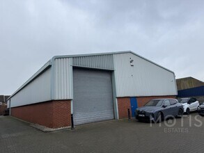 North Clos, Folkestone to rent Building Photo- Image 1 of 6