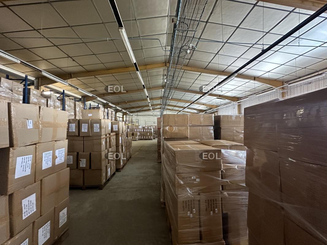 Industrial in Meaux to rent Interior Photo- Image 1 of 9