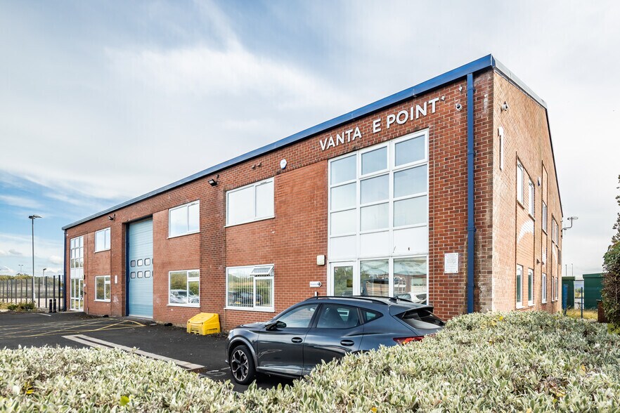 Amy Johnson Way, Blackpool to rent - Primary Photo - Image 1 of 4