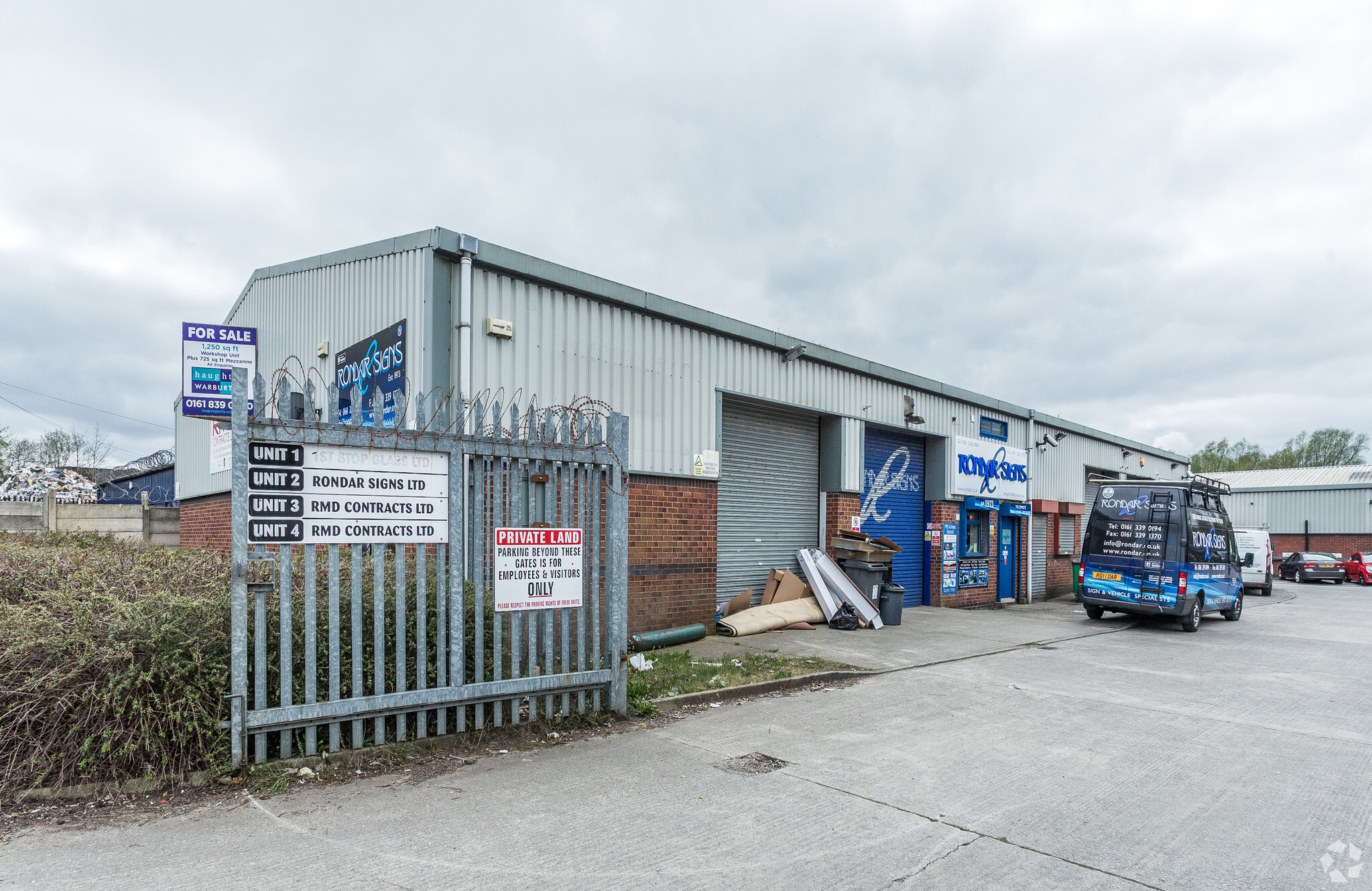 17 Outram Rd, Dukinfield to rent Primary Photo- Image 1 of 8