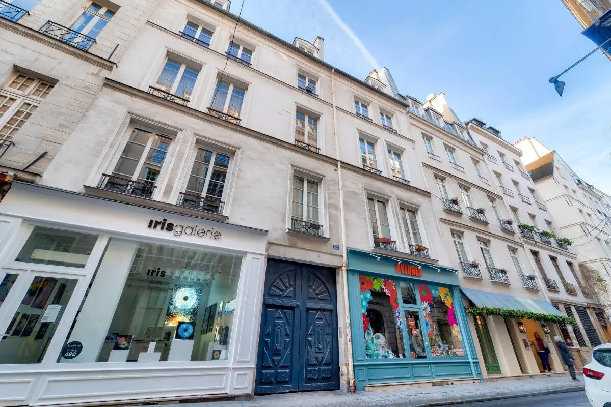 Build-to-Rent in Paris for sale Building Photo- Image 1 of 8