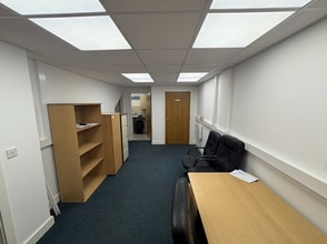 Millbrook Rd E, Southampton to rent Interior Photo- Image 2 of 4