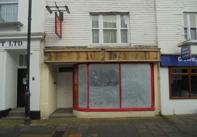 51 Fore St, Callington for sale Primary Photo- Image 1 of 1