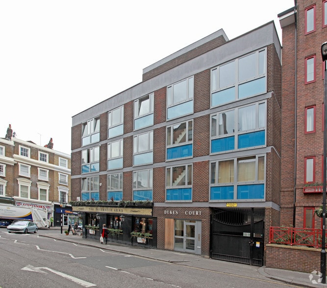 93-99 Queensway, London to rent - Building Photo - Image 3 of 13