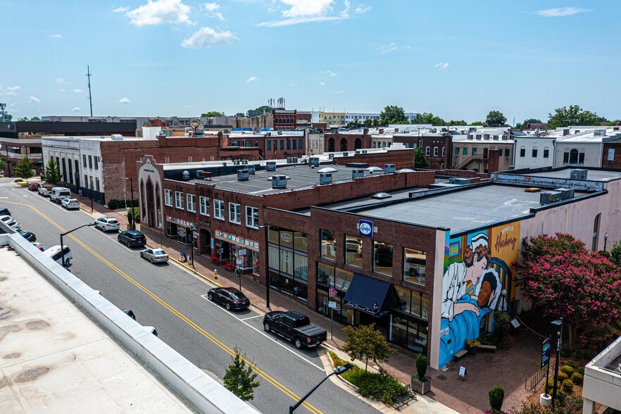 219 1st Ave NW, Hickory, NC for sale - Building Photo - Image 1 of 30