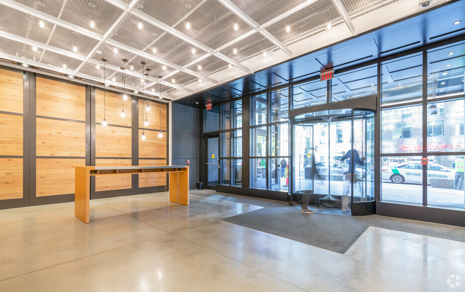 100 Causeway St, Boston, MA for rent - Lobby - Image 2 of 11