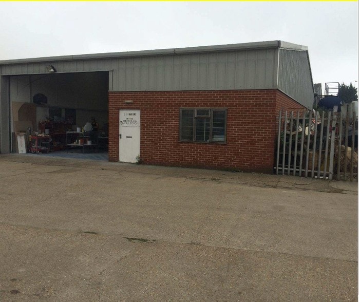 Vicarage Ln, Rochester to rent - Primary Photo - Image 2 of 3