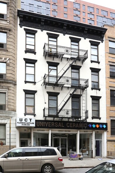 231-233 E 33rd St, New York, NY for rent - Building Photo - Image 1 of 4