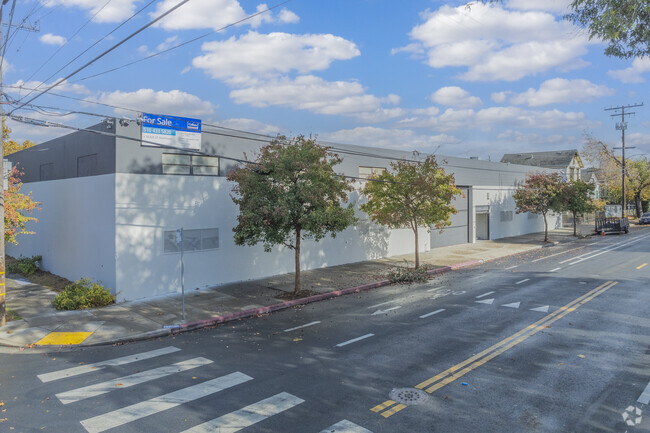 More details for 1680 14th St, Oakland, CA - Industrial for Rent