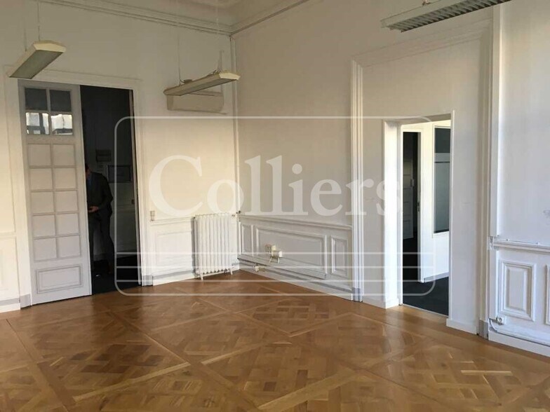 Office in Marseille to rent - Interior Photo - Image 2 of 4