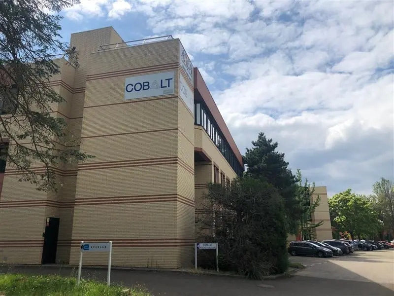 Office in Montigny-le-Bretonneux to rent Primary Photo- Image 1 of 5