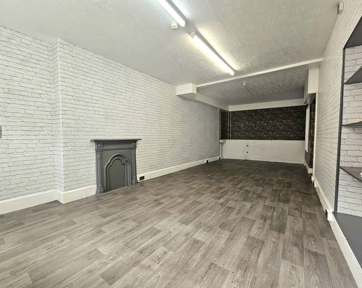 15 West St, Rhayader to rent - Interior Photo - Image 3 of 3