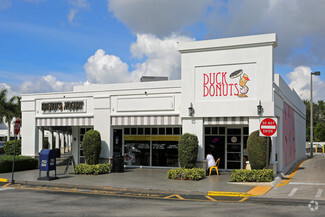 More details for 5030 Champion Blvd, Boca Raton, FL - Retail for Rent