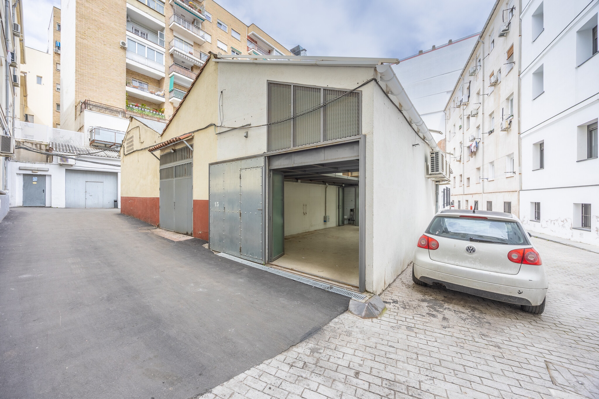 Build-to-Rent in Madrid, Madrid for sale Primary Photo- Image 1 of 4