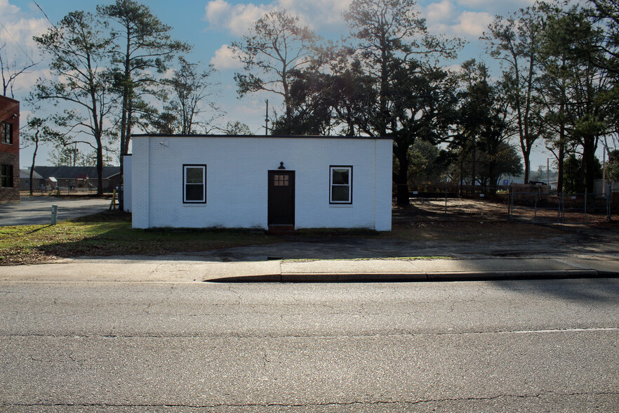 3821 W Montague Ave, Charleston, SC for rent - Building Photo - Image 1 of 12