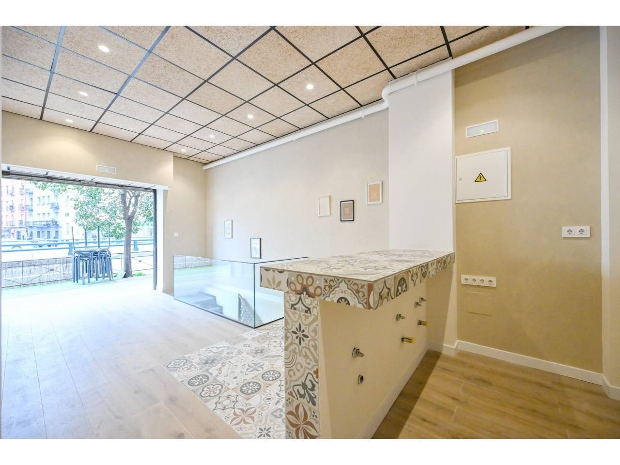 Retail in Madrid, Madrid to rent Primary Photo- Image 1 of 2