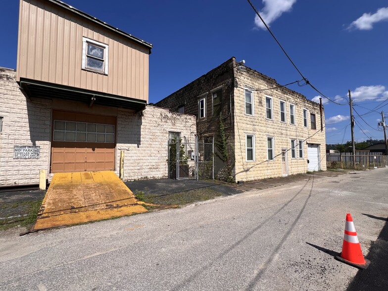 202 W 2nd St, Huntington, WV for sale - Building Photo - Image 1 of 22