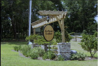 737 Arbor Lake dr, Crestview, FL for sale Primary Photo- Image 1 of 23