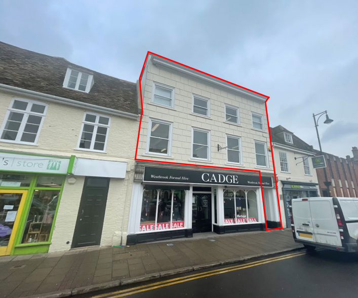 9 The Pavement, St Ives for rent - Building Photo - Image 1 of 4