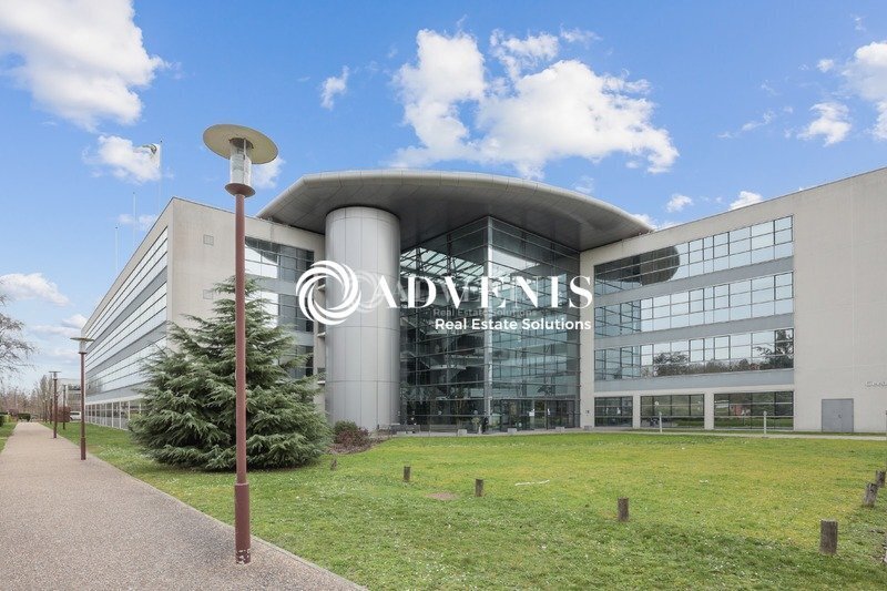 1 Rue Arnold Schoenberg, Guyancourt to rent - Building Photo - Image 2 of 10