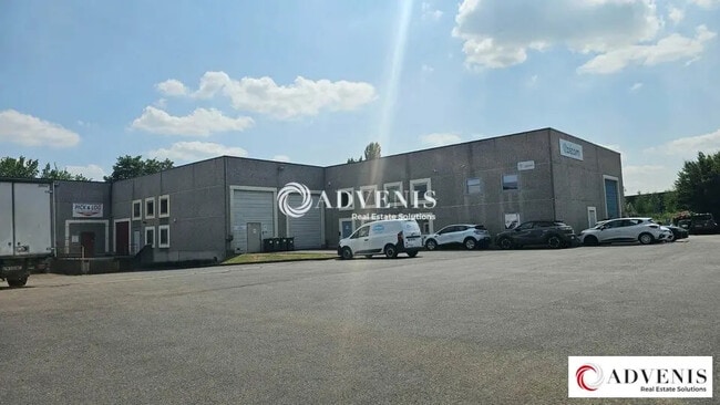 Location Entrepôt 200 m² à 700 m²
