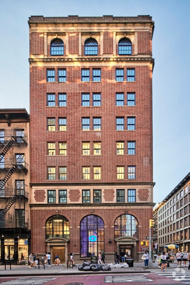 525 Broadway, New York, NY to rent - Building Photo - Image 3 of 5