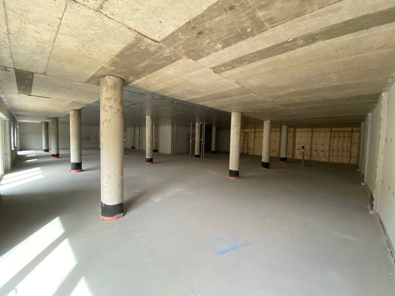 Plashet Rd, London to rent - Interior Photo - Image 3 of 4