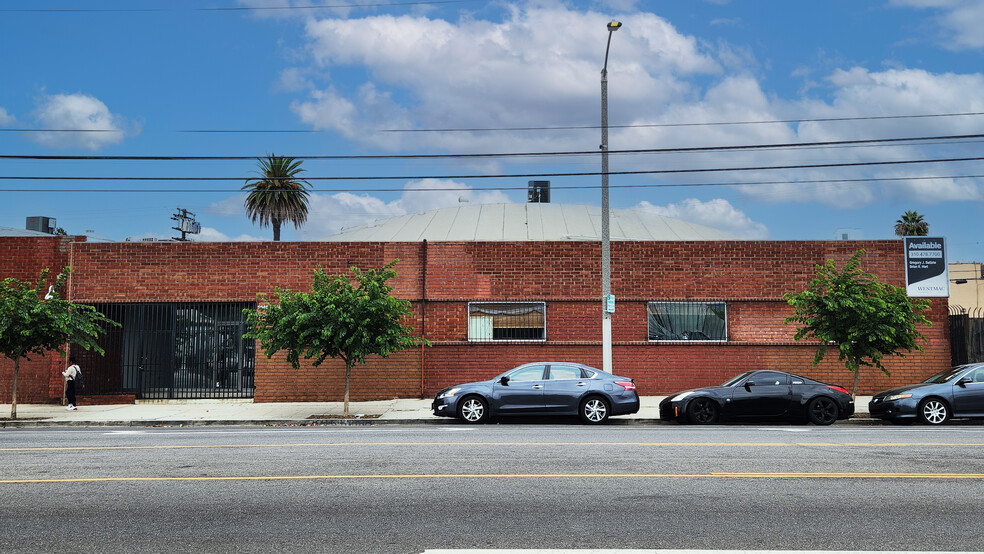 5645 W Adams Blvd, Los Angeles, CA for rent - Building Photo - Image 1 of 13