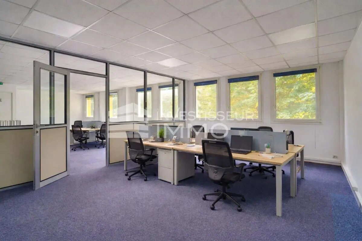 Light Industrial in Lognes to rent Interior Photo- Image 1 of 6