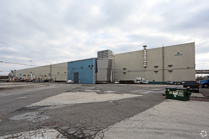 10 Industrial Hwy, Philadelphia, PA for rent - Building Photo - Image 1 of 7