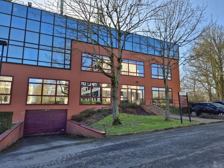 Allée Kepler, Champs-sur-Marne to rent - Building Photo - Image 2 of 4