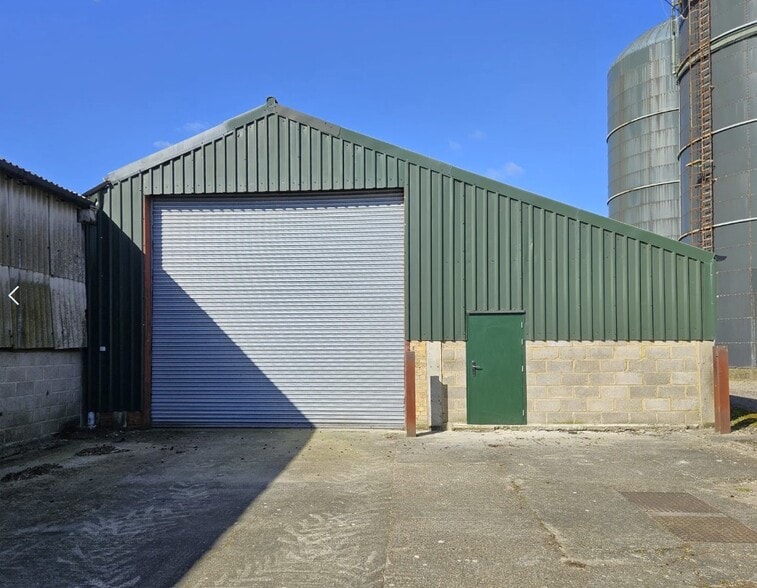 Beech Barn Farm, Enfield to rent - Building Photo - Image 2 of 2