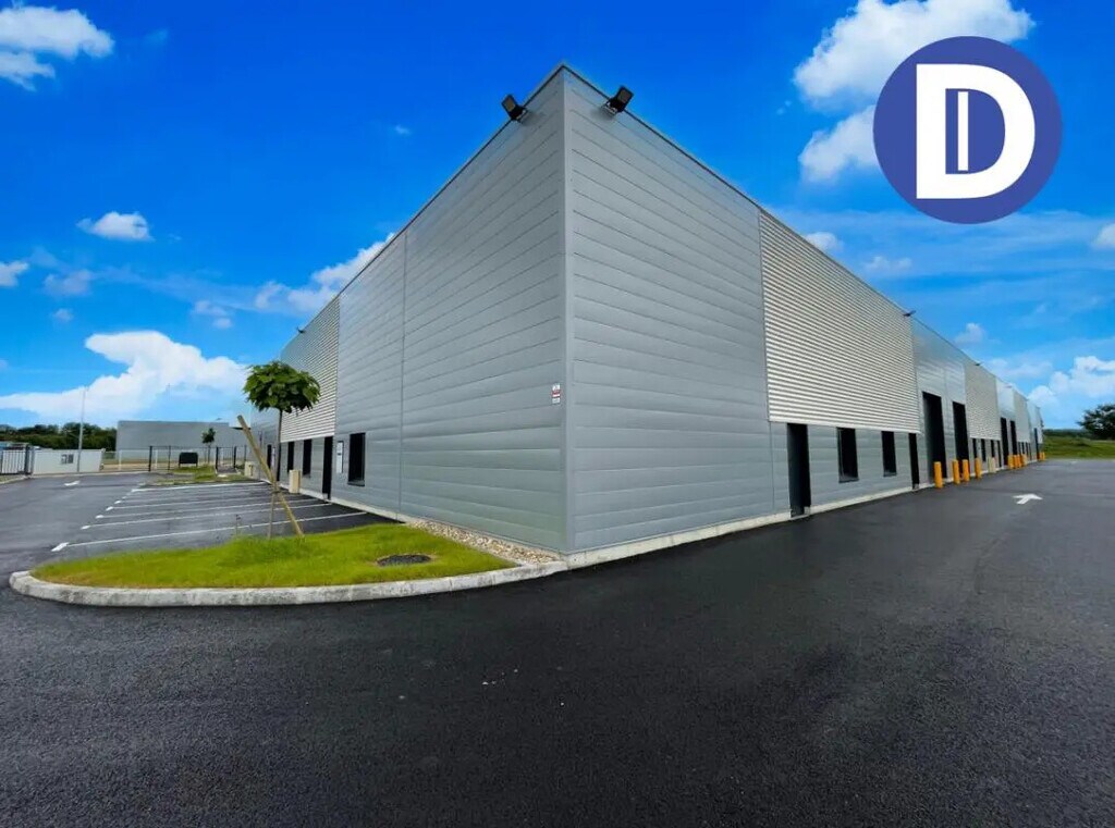 Location Local d'activités 410 m² - Photo 1