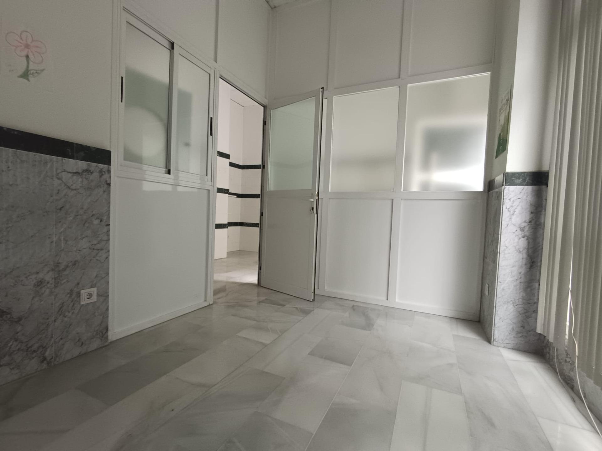 Retail in Córdoba, Córdoba to rent Interior Photo- Image 1 of 14