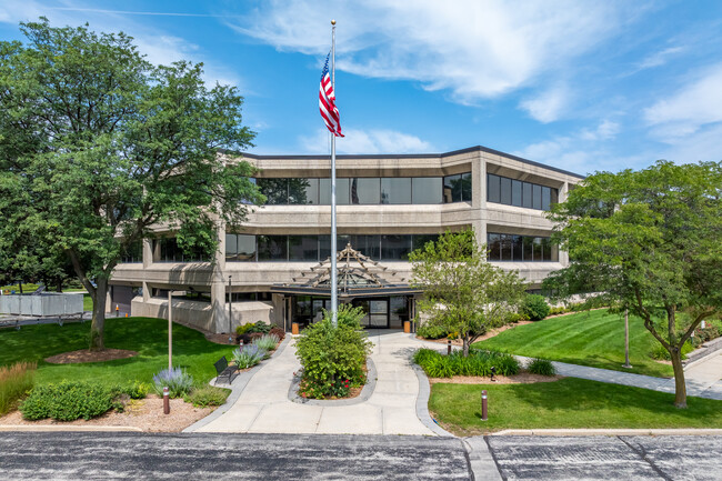 More details for 250 S Executive Dr, Brookfield, WI - Office for Sale