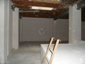 Retail in Cuenca, Cuenca to rent Interior Photo- Image 2 of 11