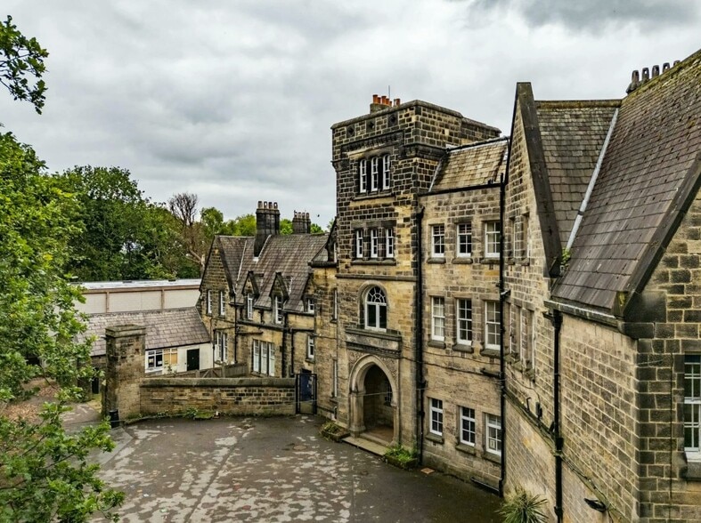 6 Foxhill Green, Leeds for sale - Building Photo - Image 1 of 7