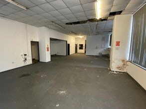 108 Sunbridge Rd, Bradford to rent Interior Photo- Image 2 of 2