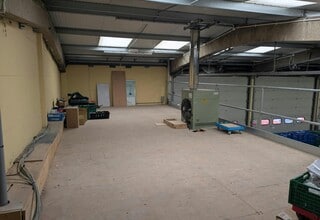Unit 16 Westfield Rd, Guildford to rent Interior Photo- Image 2 of 4