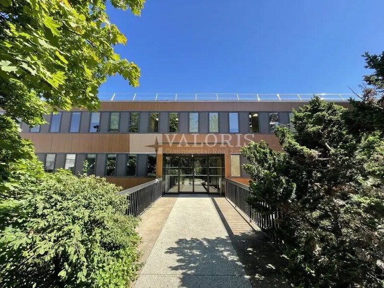 5 Route Du Paisy, Dardilly to rent - Building Photo - Image 1 of 6