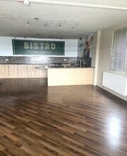 Philips Rd, Blackburn to rent Interior Photo- Image 1 of 4