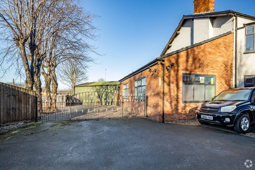 83 Manchester Rd, Northwich for sale - Building Photo - Image 2 of 2