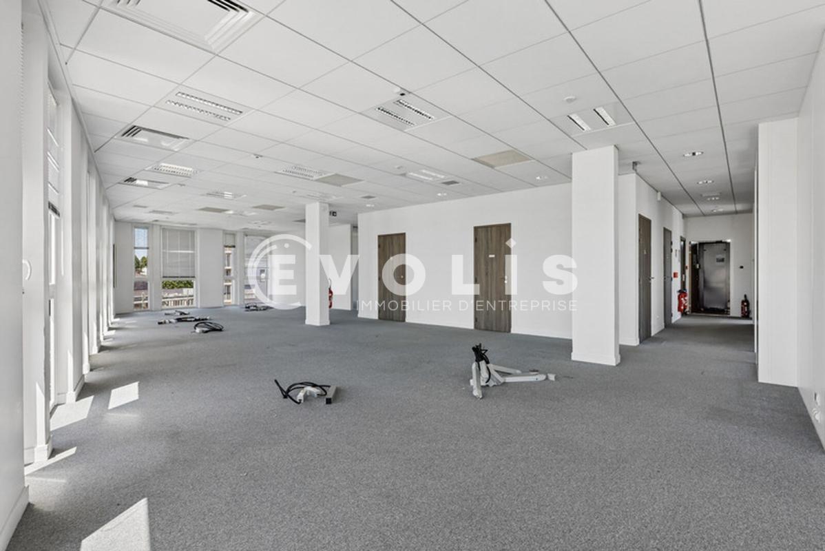 Office in Nogent Sur Marne to rent Interior Photo- Image 1 of 14
