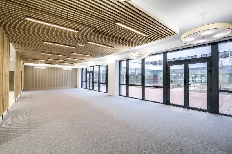 53 Rue Du Port, Nanterre to rent Building Photo- Image 1 of 2