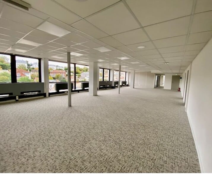 Office in Saint-Cloud to rent - Interior Photo - Image 3 of 7