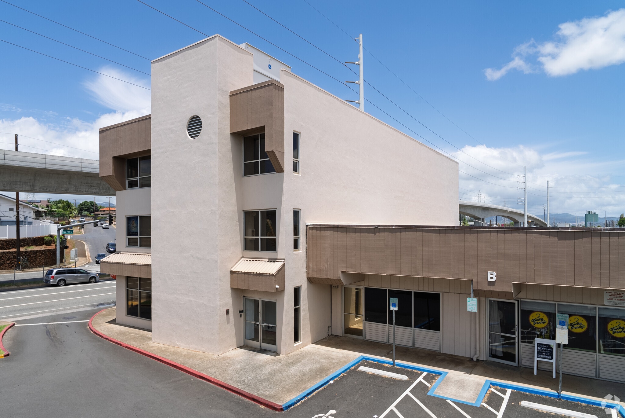 719 Kamehameha Hwy, Pearl City, HI for sale Primary Photo- Image 1 of 6