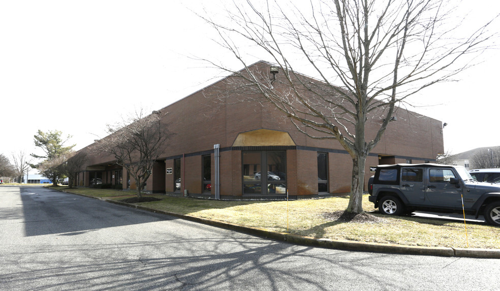 628 Shrewsbury Ave, Tinton Falls, NJ for rent - Building Photo - Image 3 of 6