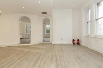 357-363 Goswell Rd, London to rent Interior Photo- Image 2 of 4
