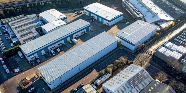 More details for Holmethorpe Ave, Redhill - Industrial to Rent