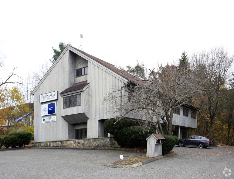 19 Stony Hill Rd, Bethel, CT for rent - Primary Photo - Image 1 of 13